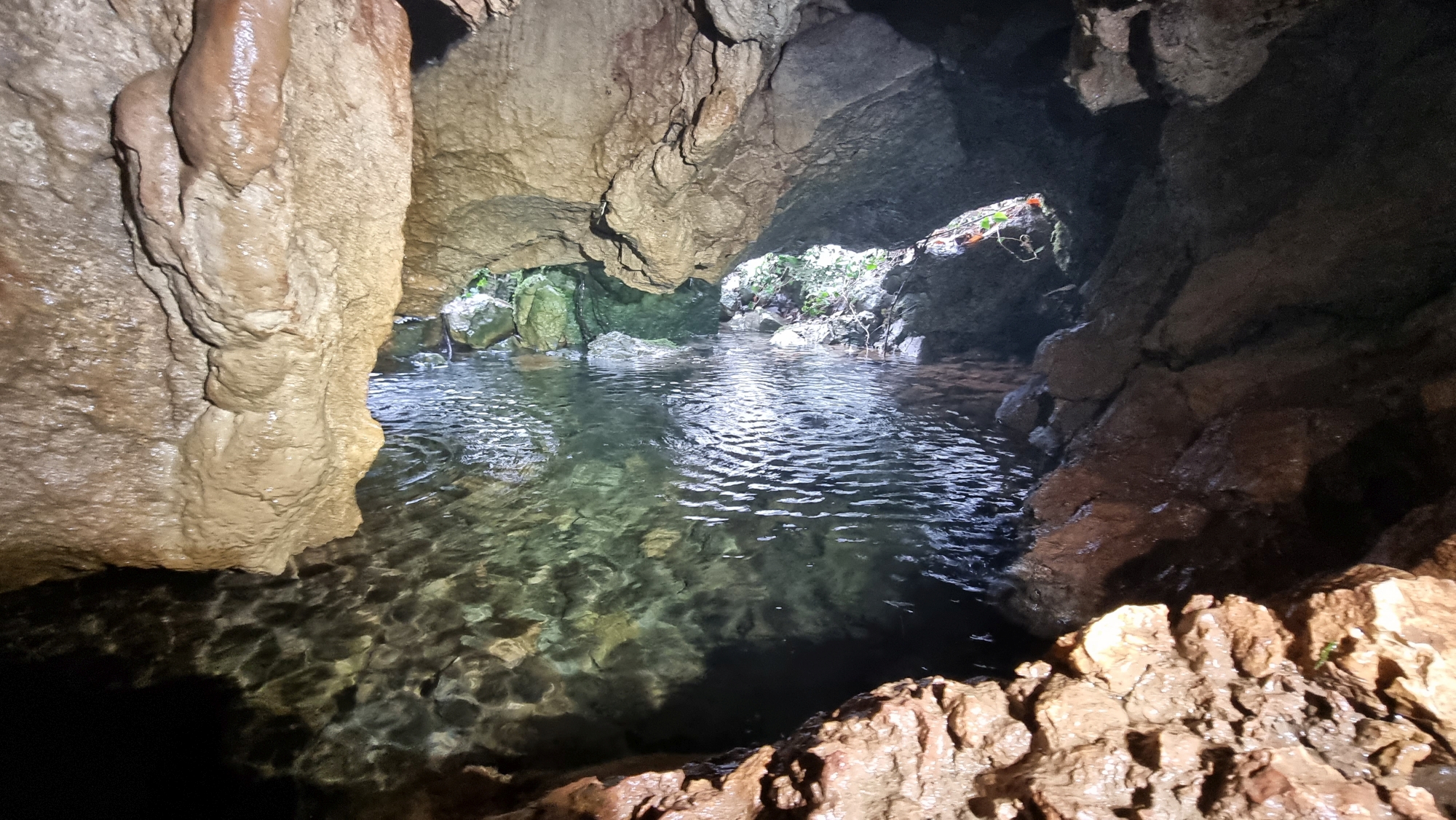 Peştera cu Lacuri din Valea Seacă - Image 1